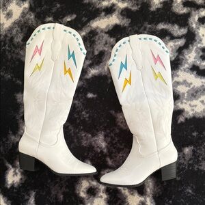 Stylish White Heeled Boots with Colorful Accents